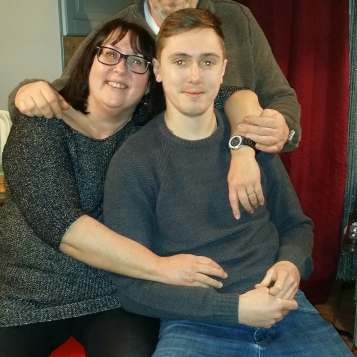 lovely photo tom with mum and dad